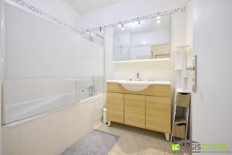 Appartement - 80 m² - 4 pièces