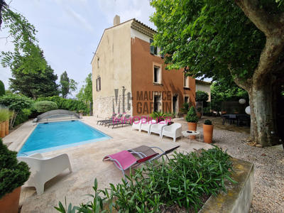 Maison - 310 m² - 12 pièces