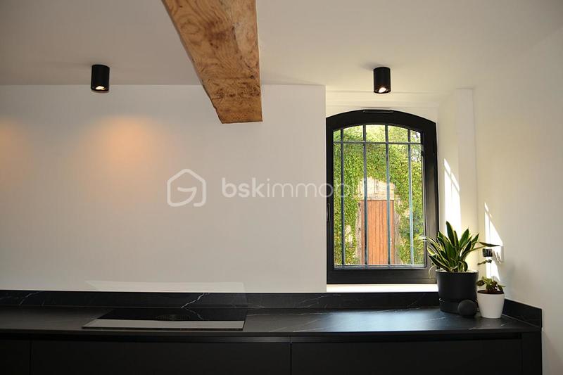 Propriété - 310 m² - 9 pièces