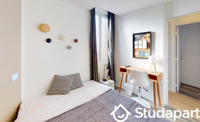 Chambre - 12 m² - 1 pièce