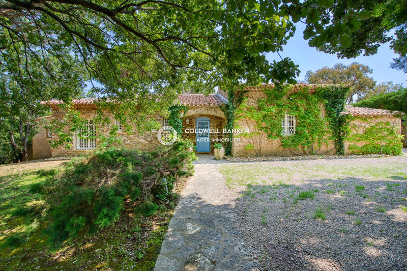 Villa - 200 m² - 6 pièces