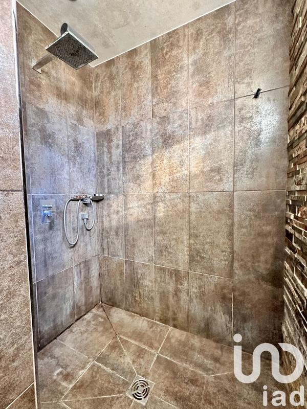 Maison - 200 m² - 8 pièces