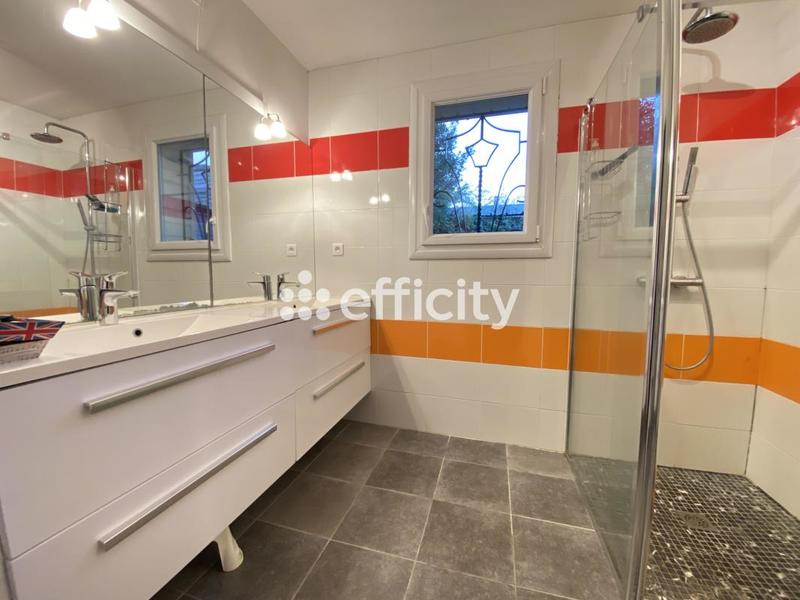 Maison - 184 m² - 8 pièces