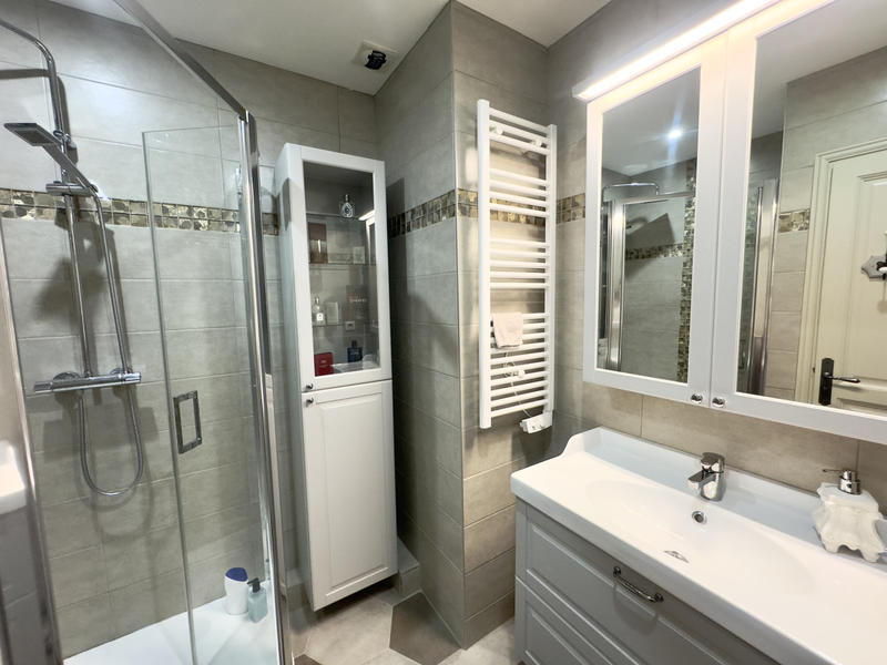 Appartement - 80 m² - 3 pièces