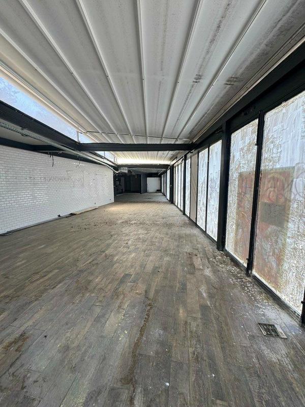 Local commercial - 208 m²