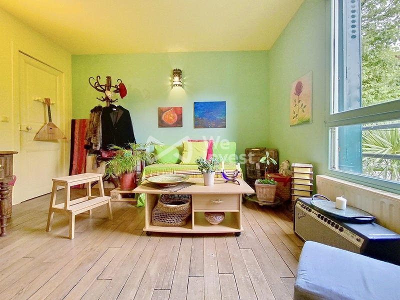 Maison - 247 m² - 11 pièces