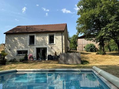 Maison - 280 m² - 9 pièces