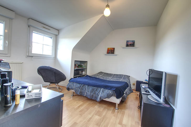 Maison - 207 m² - 7 pièces