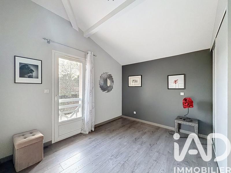 Maison - 263 m² - 9 pièces