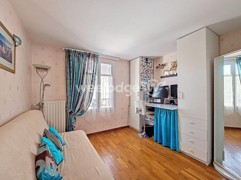 Maison - 96 m² - 6 pièces