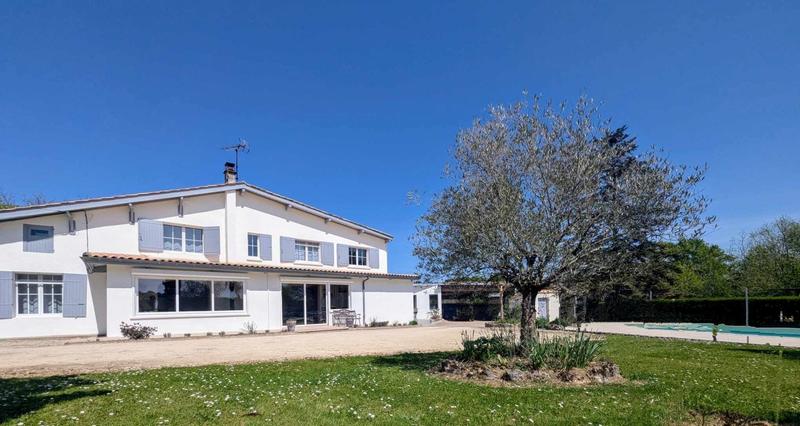 Maison - 183 m² - 5 pièces