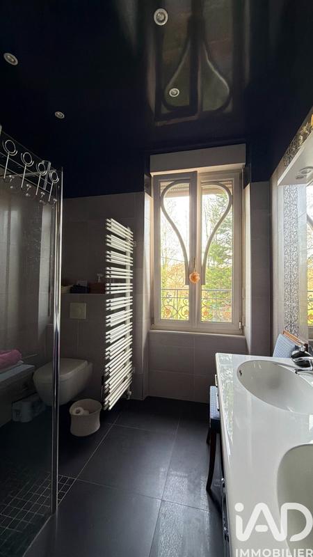 Château - 352 m² - 7 pièces