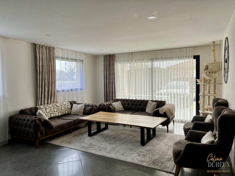 Maison - 183 m² - 7 pièces