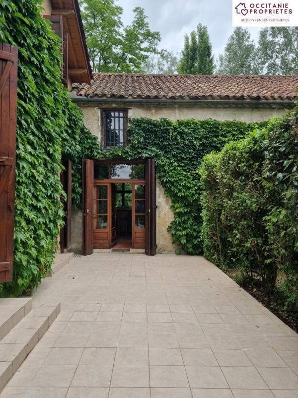 Maison - 212 m² - 12 pièces