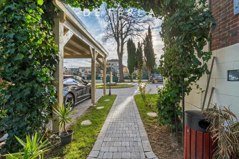 Château - 360 m² - 10 pièces