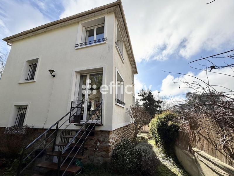 Maison - 95 m² - 4 pièces