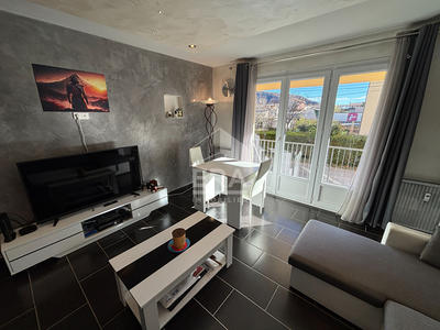 Appartement - 77 m² - 4 pièces