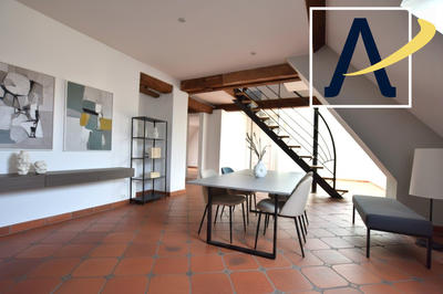 Appartement - 152 m² - 6 pièces