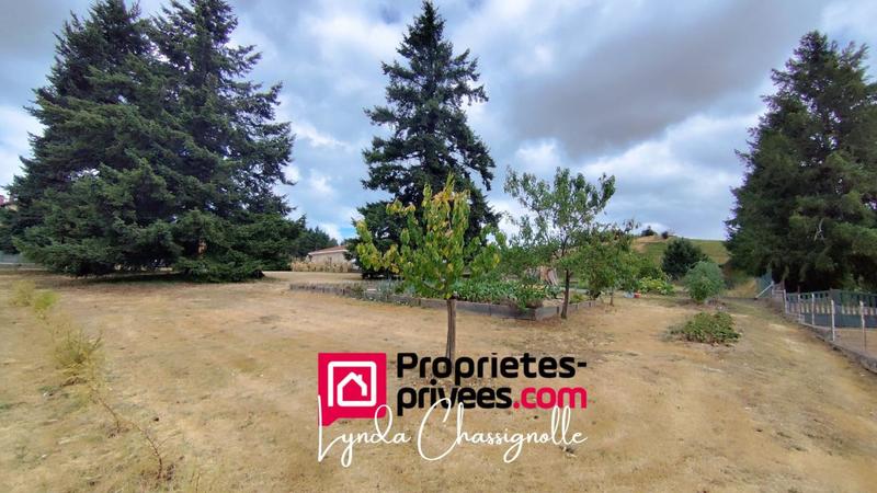 Terrain constructible - 1 100 m²