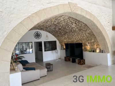 Maison - 244 m² - 9 pièces