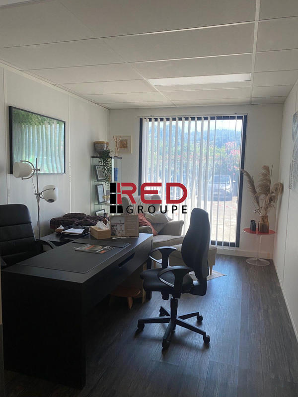 Local d'activités - 291 m²