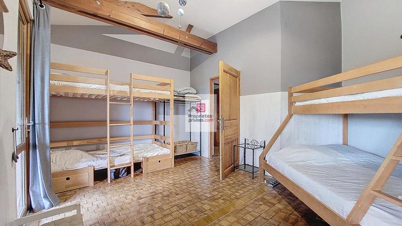 Maison - 215 m² - 7 pièces