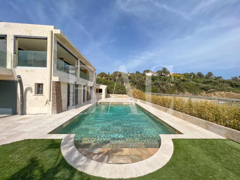 Villa - 200 m² - 7 pièces