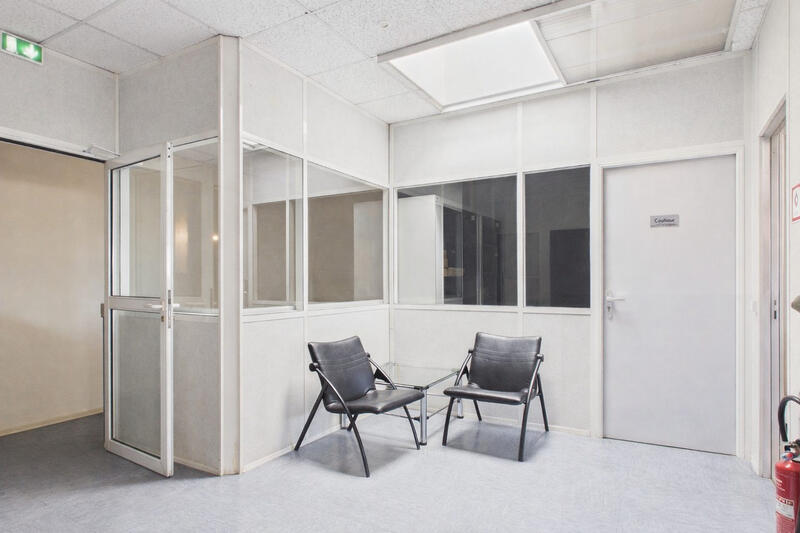 Bureau - 107 m² - 5 pièces