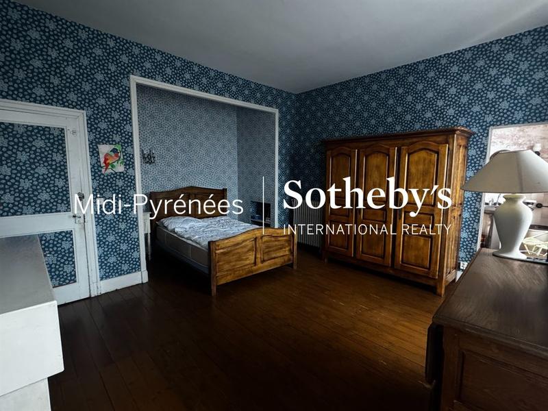 Maison - 299 m² - 8 pièces