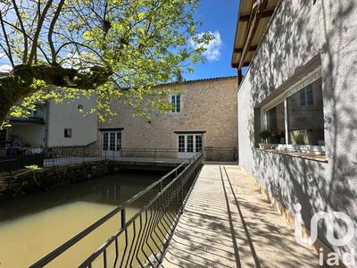 Maison - 460 m² - 16 pièces