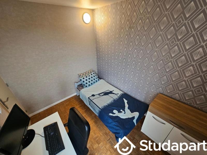 Chambre - 9 m² - 1 pièce