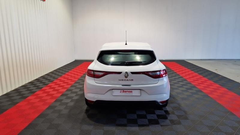 Renault Mégane IV berline blue dci 115 business