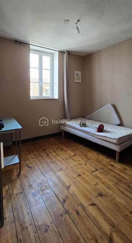 Maison - 285 m² - 9 pièces