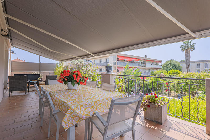 Maison - 245 m² - 7 pièces