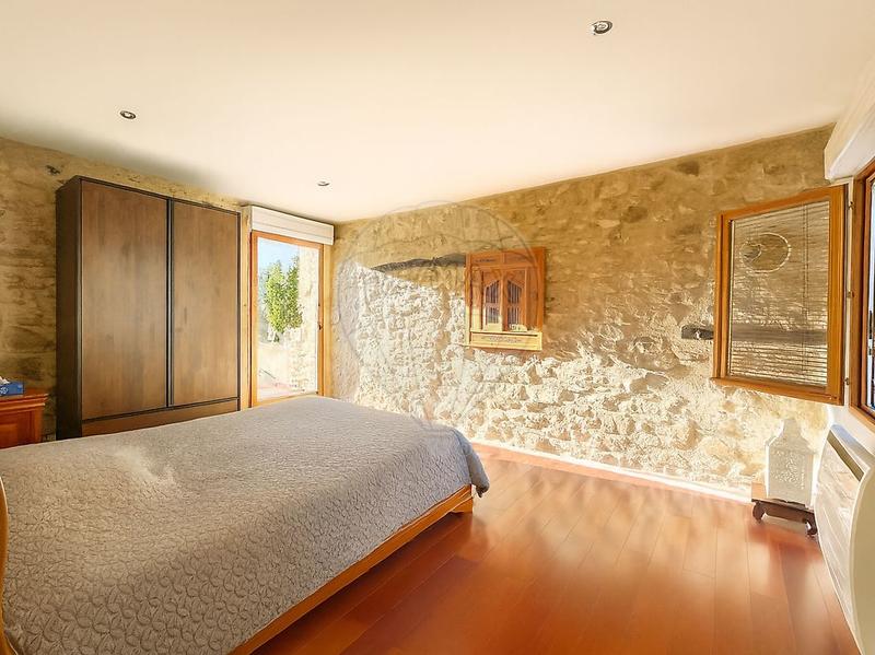 Demeure - 96 m² - 5 pièces