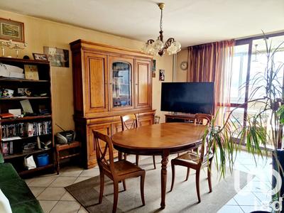 Appartement - 80 m² - 5 pièces