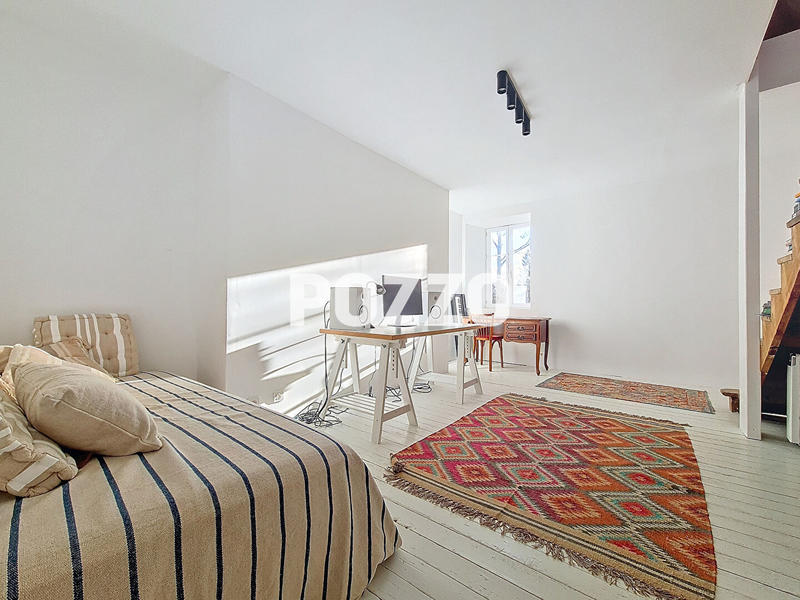 Maison - 224 m² - 8 pièces