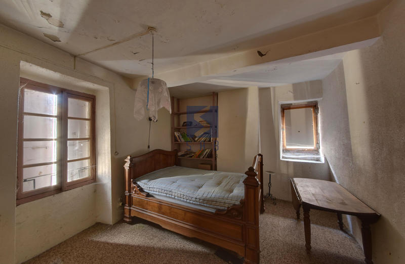 Maison - 120 m² - 8 pièces