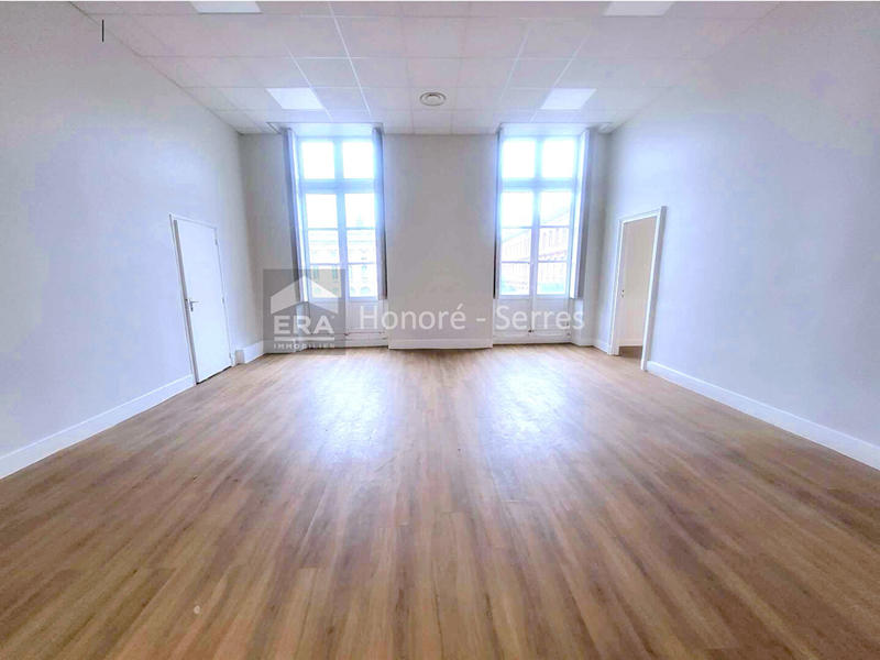 Appartement - 211 m² - 6 pièces