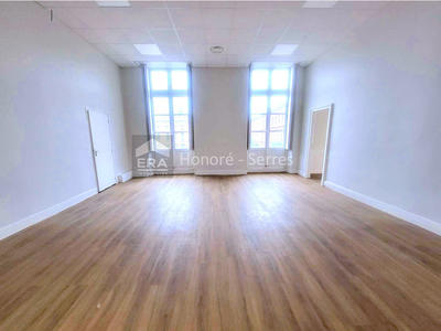 Appartement - 211 m² - 6 pièces