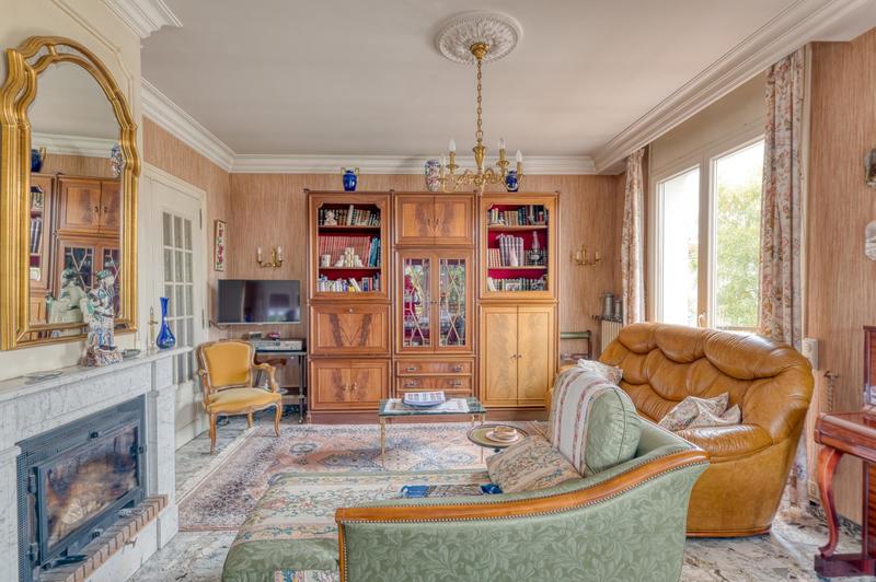 Maison traditionnelle - 191 m² - 7 pièces