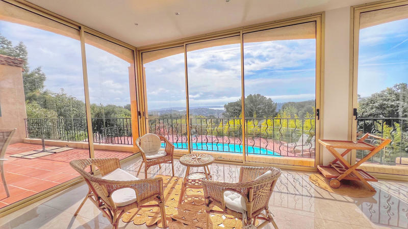 Villa - 288 m² - 6 pièces