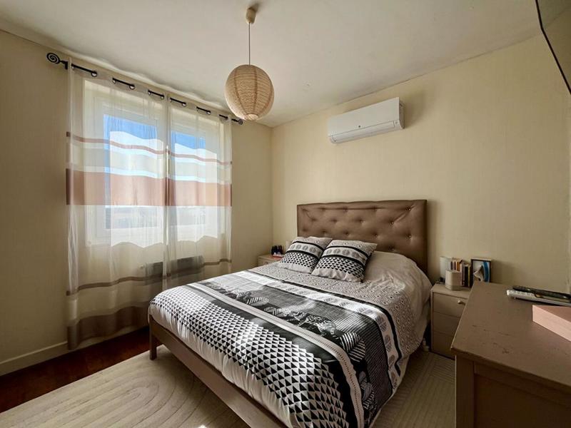 Maison - 206 m² - 8 pièces