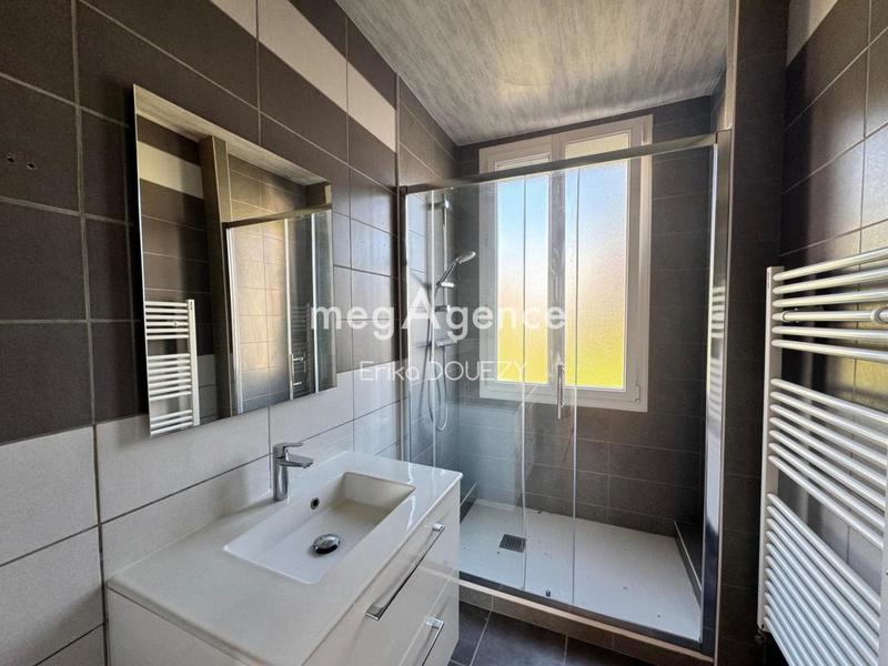 Maison - 166 m² - 8 pièces