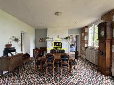 Maison - 297 m² - 9 pièces