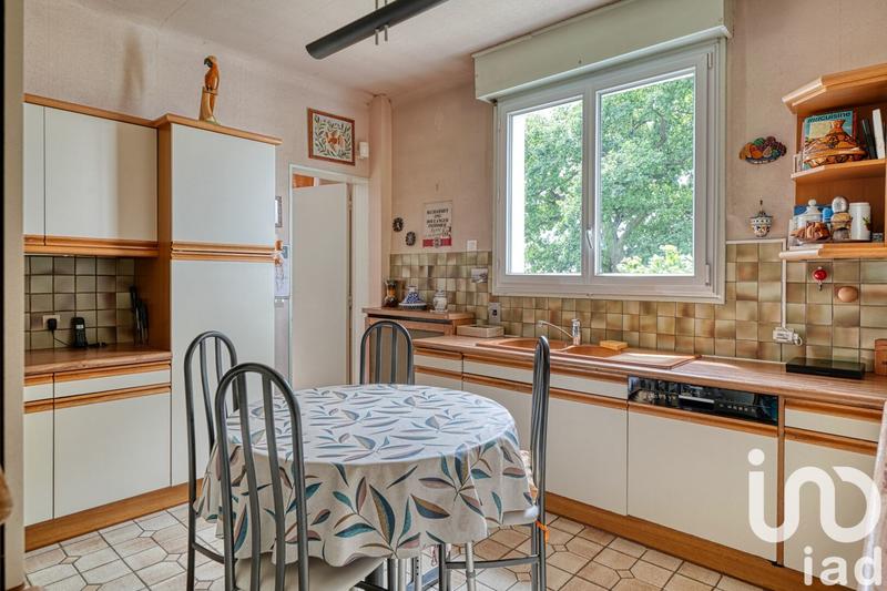 Maison - 223 m² - 8 pièces