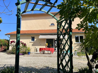 Maison - 140 m² - 7 pièces