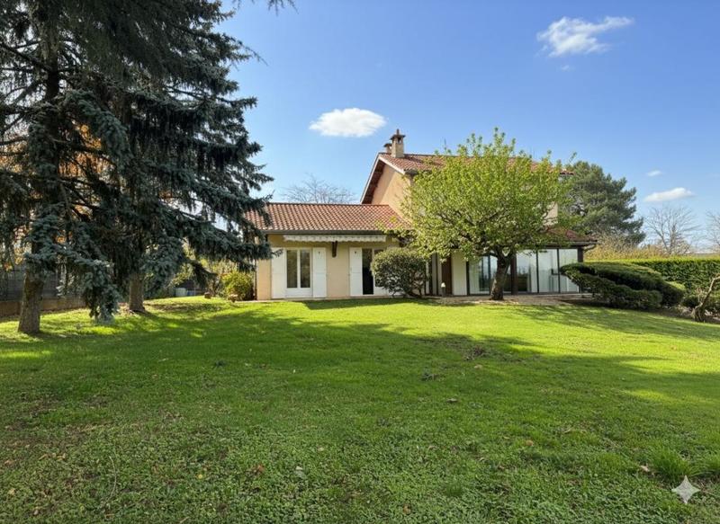 Maison - 214 m² - 5 pièces
