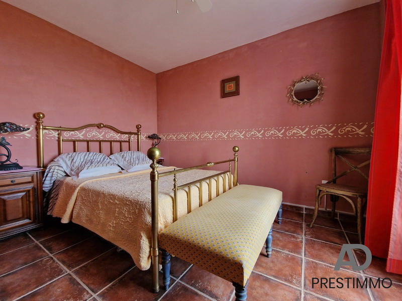 Maison - 185 m² - 7 pièces