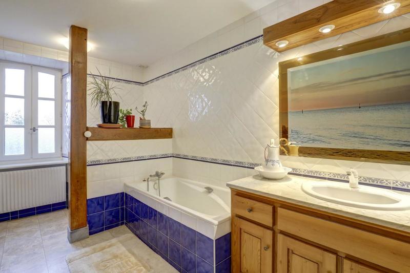 Maison - 276 m² - 6 pièces